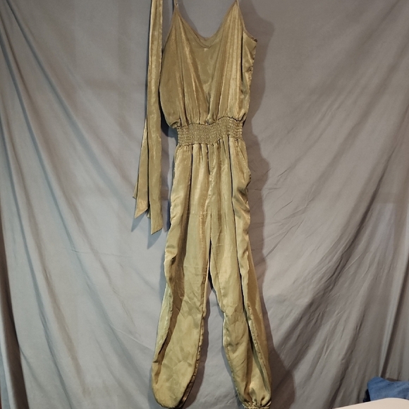 Elegant GREEN Jumpsuit - Picture 1 of 11